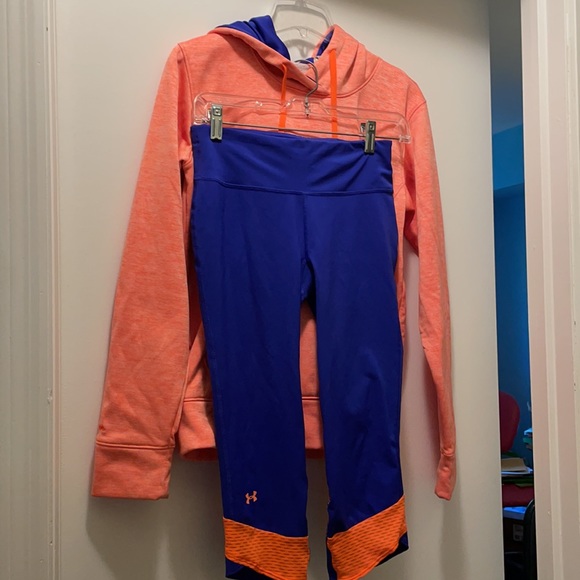 UA hoodie with matching cropped leggings - Picture 2 of 2